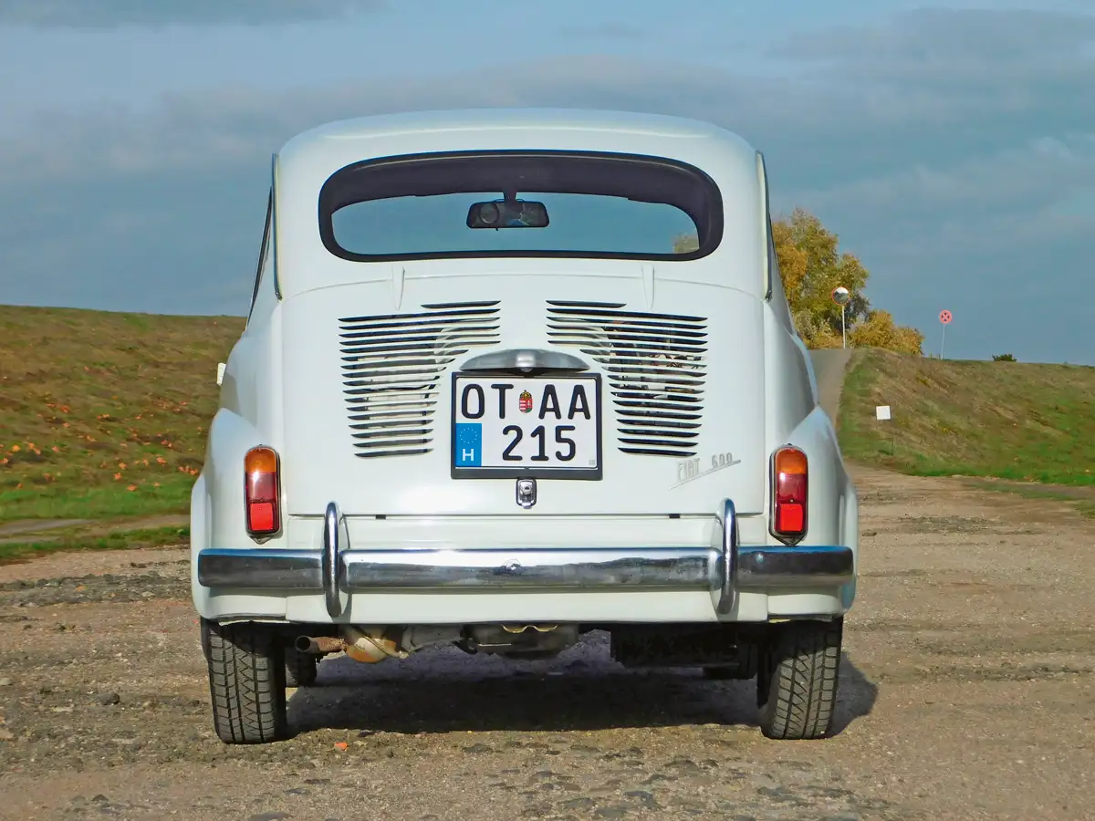 Nem volt sok gond a motor hűtésével, de 1960-ban 30-ról 36-ra növelték a hűtőrések számát