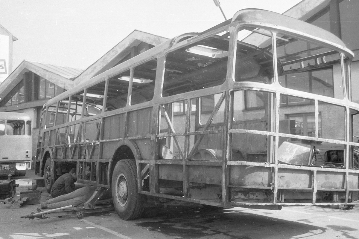 A BKV-tól átvett egyik Ikarus 556, az emeletes alapja