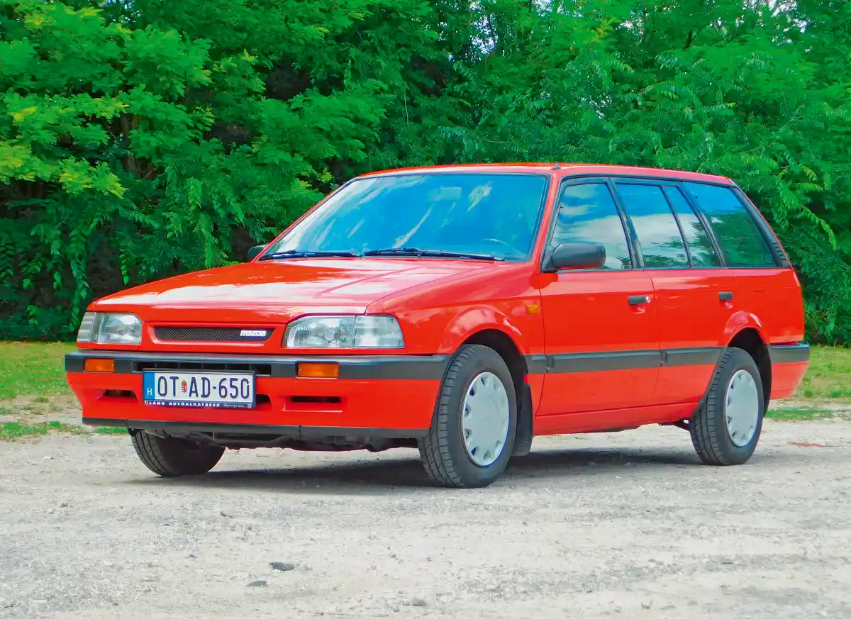 A 90-es évek közepén Európában főleg az Opel Astra és a Volkswagen Golf kombija ellen kellett küzdenie a piacon