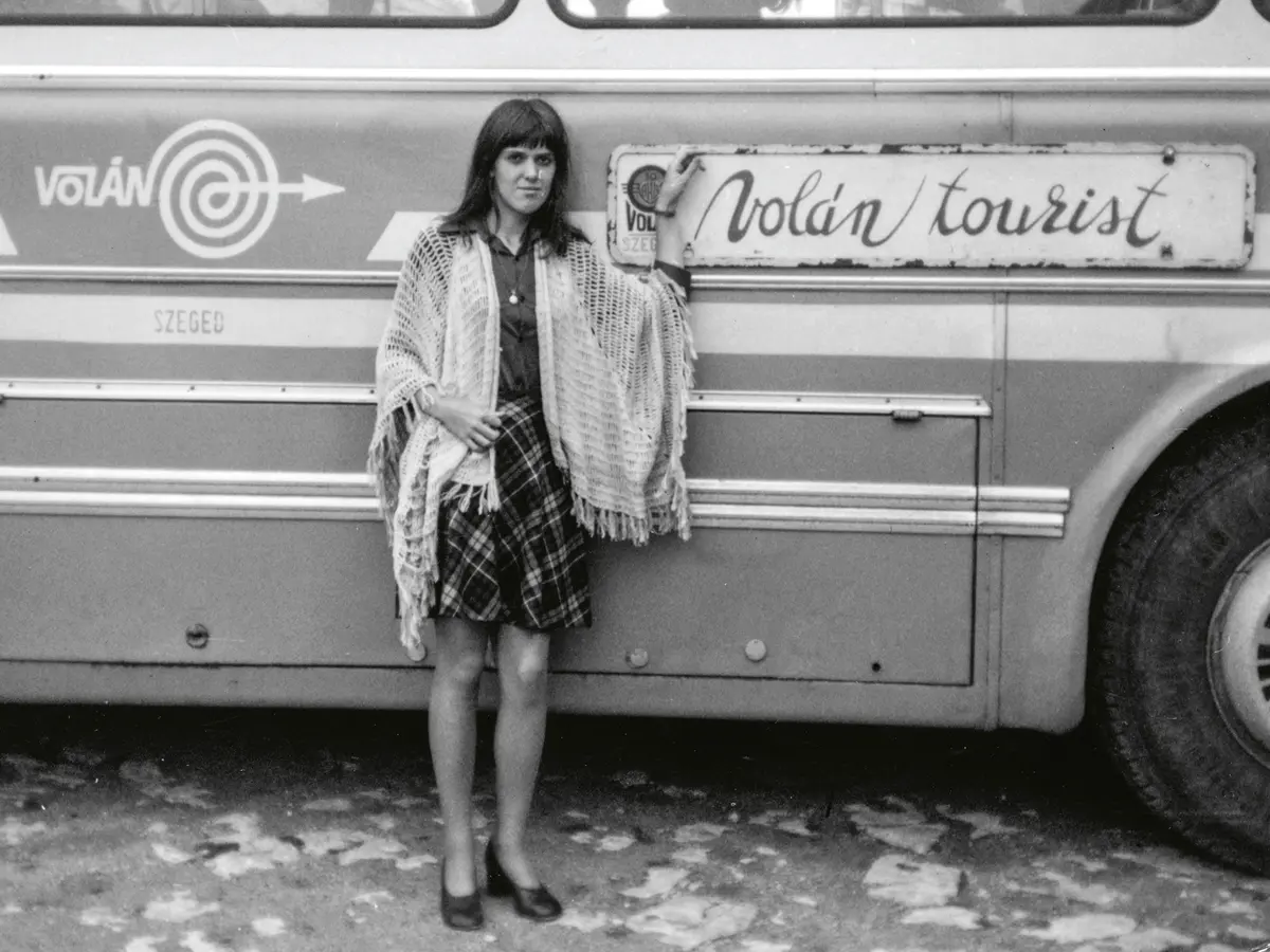 Volán Tourist különjárat szegedi „illetőségű” Ikarus 55-össel, 1974 (fotó: Fortepan/Kahán Katalin)