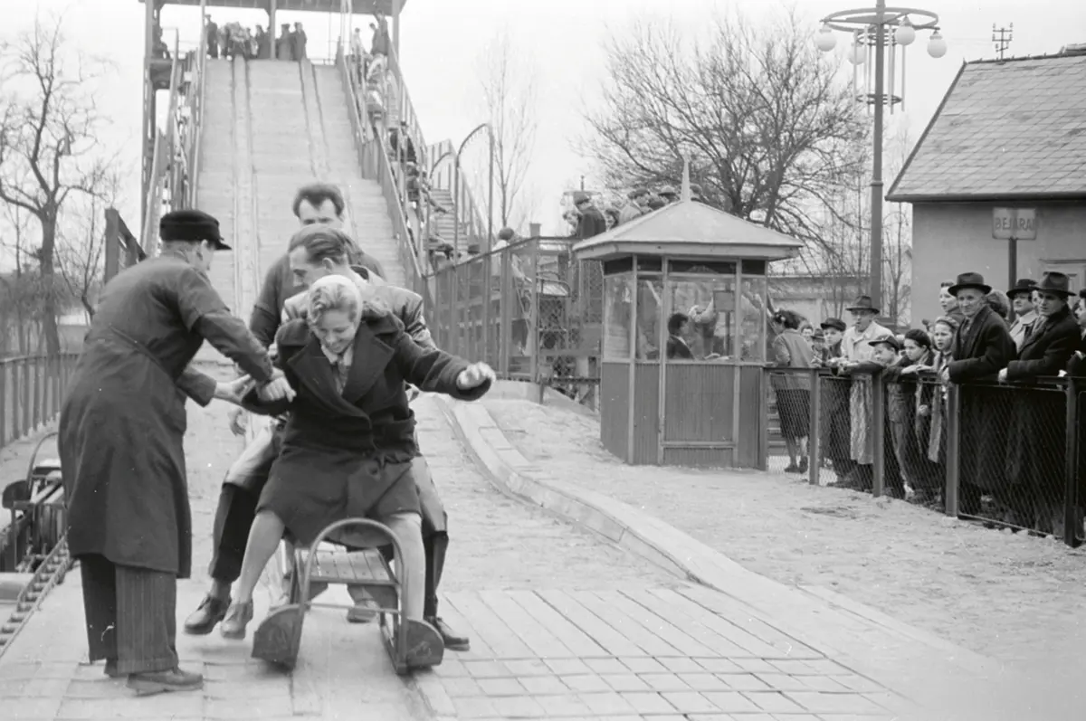 1954 – a Ródli, avagy a nyári szánkópálya (fotó: Fortepan/Album027)