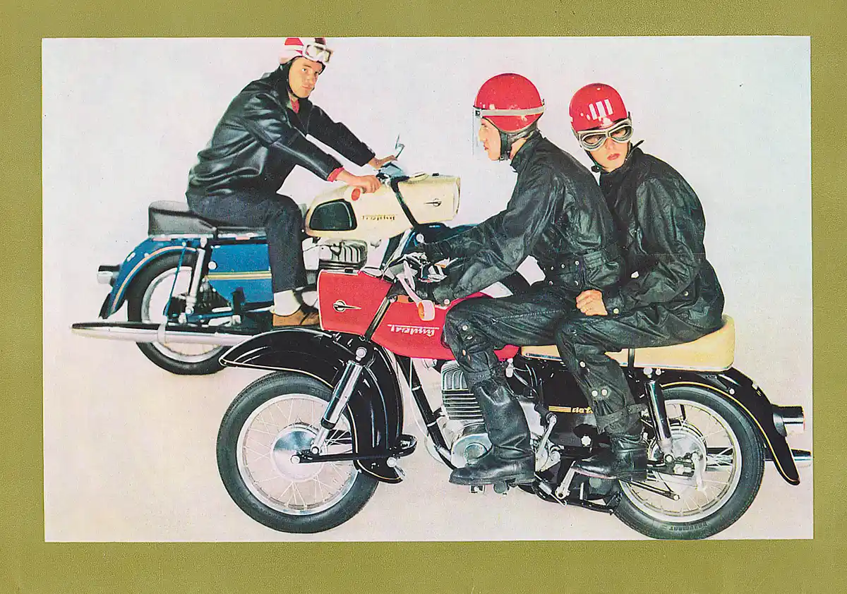 Az ES 250-es 1956-tól készült, de a nemzetközi versenysikereket ünneplő „Trophy” név csak 1969-ben jelent meg az ES-eken