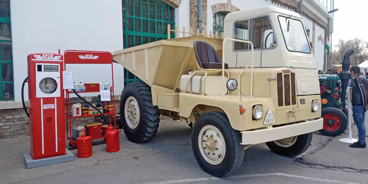 A Dutra DR-50-est a Vörös Csillag Traktorgyár gyártotta, 1955 és 1966 között