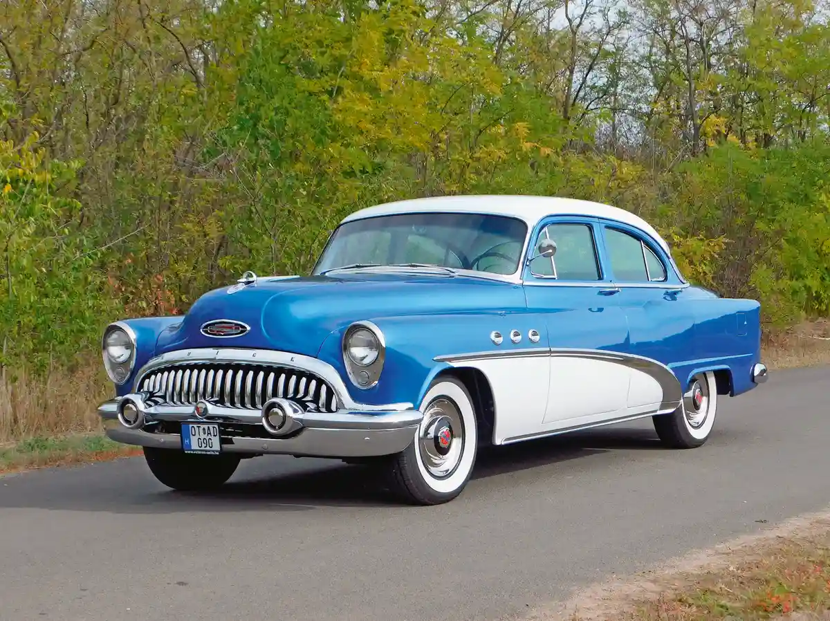 1953-ban 488 814 autó volt a Buick teljes termelése, ebből 100 312 volt ilyen Special Sedan. Extrák nélkül 2255 dollárt kértek érte, akkor amikor a legolcsóbb Volkswagen Bogár 1495-be került