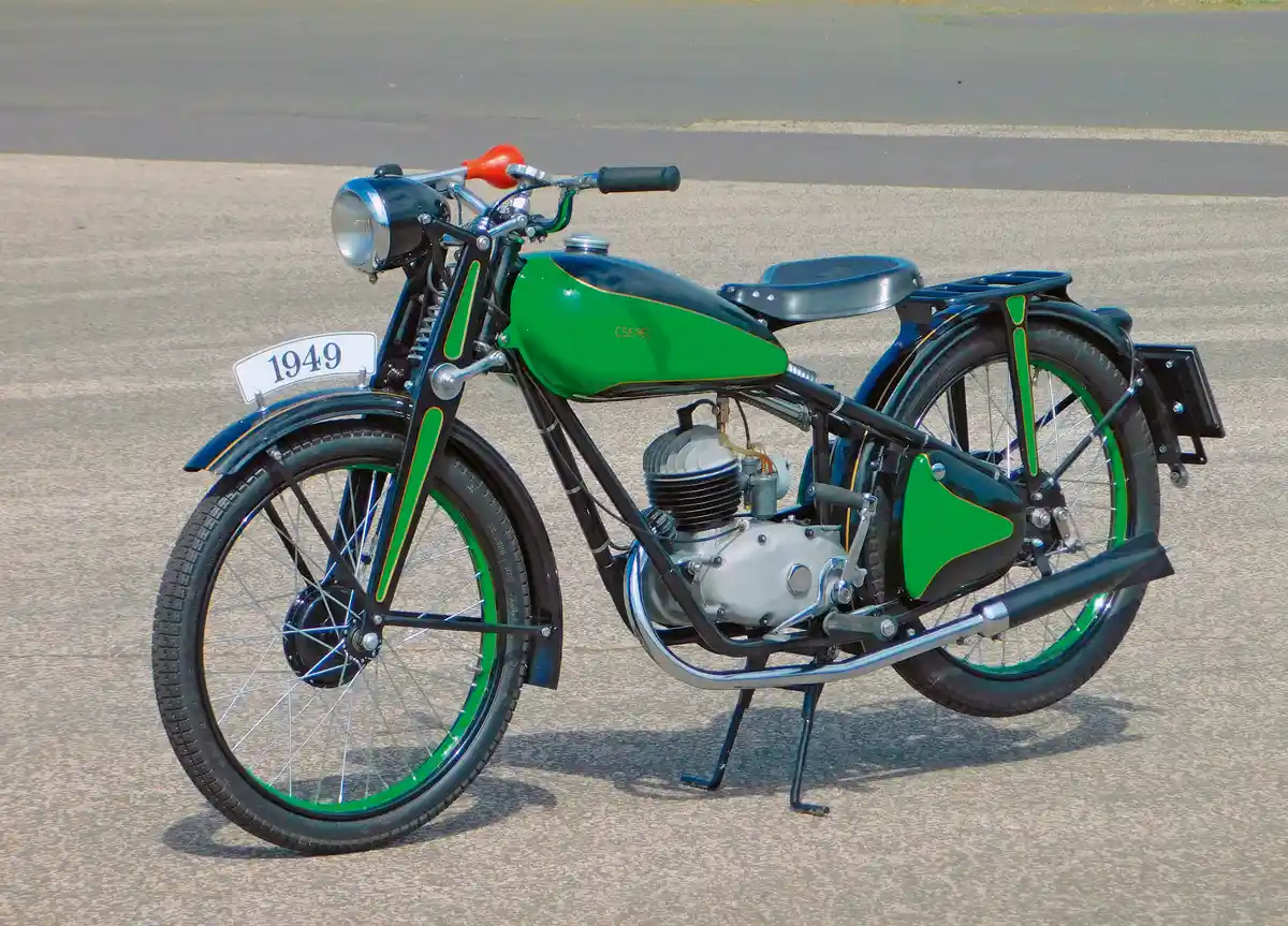 1949-ben a 100-ast is gyártották, a 125/49-esből 5055 darab készült