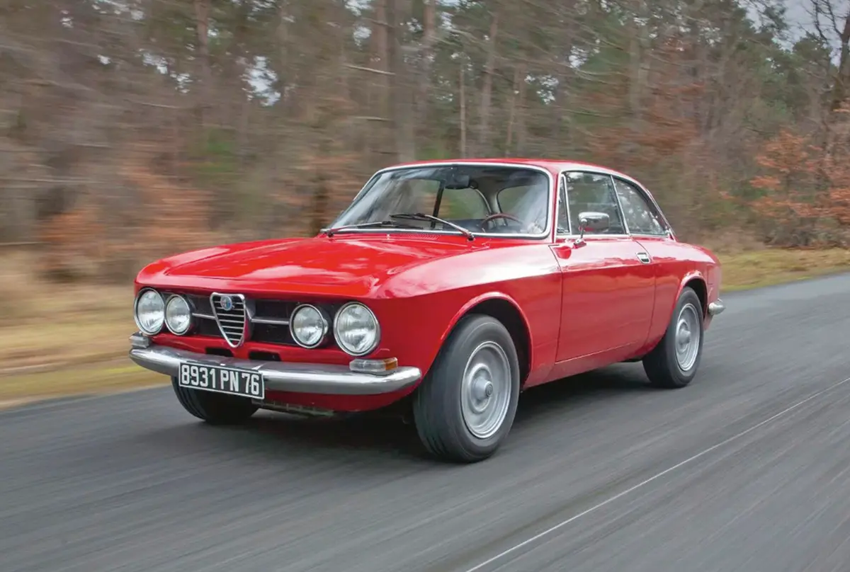 Ez az 1969-es Alfa Romeo 1750 GTV sok friss javítás után 25 284 euróért kelt el