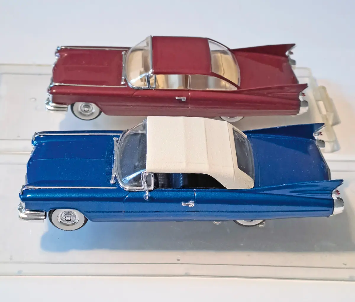 Az 1959-es Cadillac Series 62-esből a kabriót és a kétajtós kupét is gyártotta a Vitesse, és egy „just married” feliratú esküvői autót is kiadtak