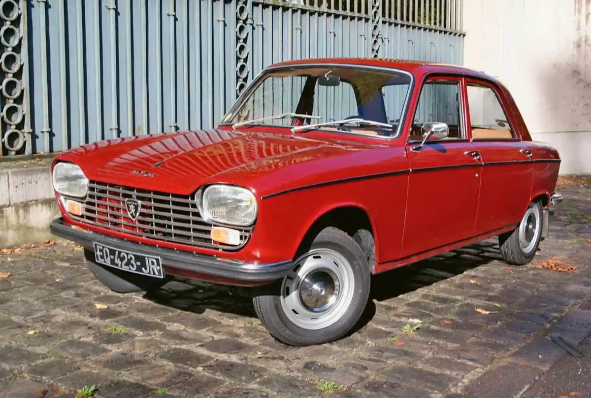 1965 és 1976 között 1 604 290 darab 204-es készült, ebből a legtöbb szedán volt: 1 020 029