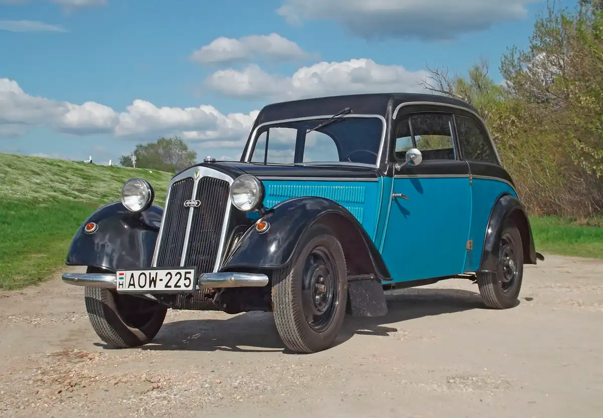 Az Auto Union jelvényének négy karikája így állt össze: Horch, Audi, Wanderer és DKW. A DKW-t a 30-as években a szegény ember Horch-jának is becézték