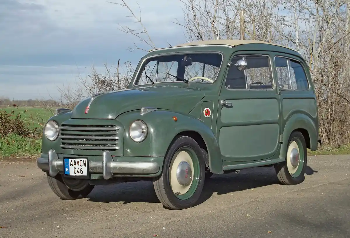 Itt már acéllemez a kombi oldalfala is, a B sorozatú Giardinierák hátsó oldalelemei még farostlemezből készültek