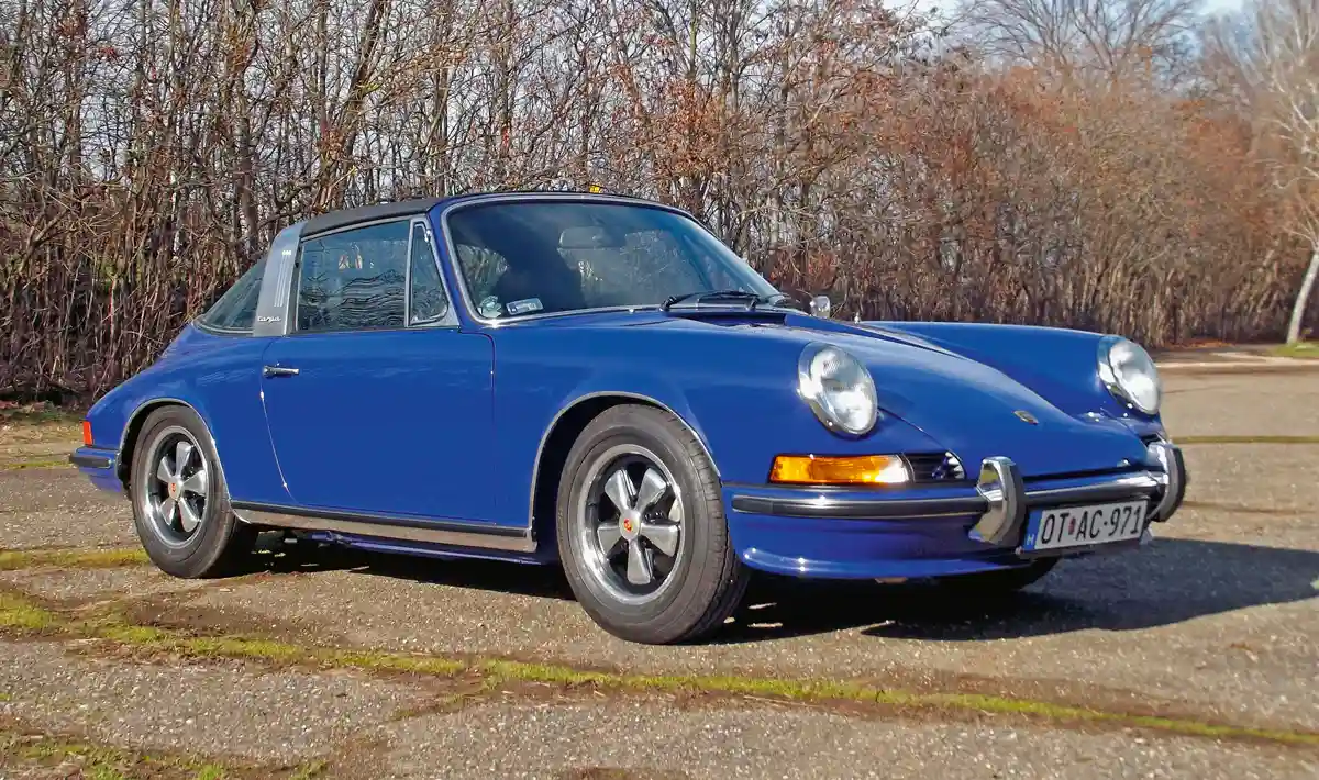 A versenyzők jobban szerették a nyomatékosabb és jobban gyorsuló 911E-t a 911S-nél, „Zuffenhausen titkos fegyverének” nevezték
