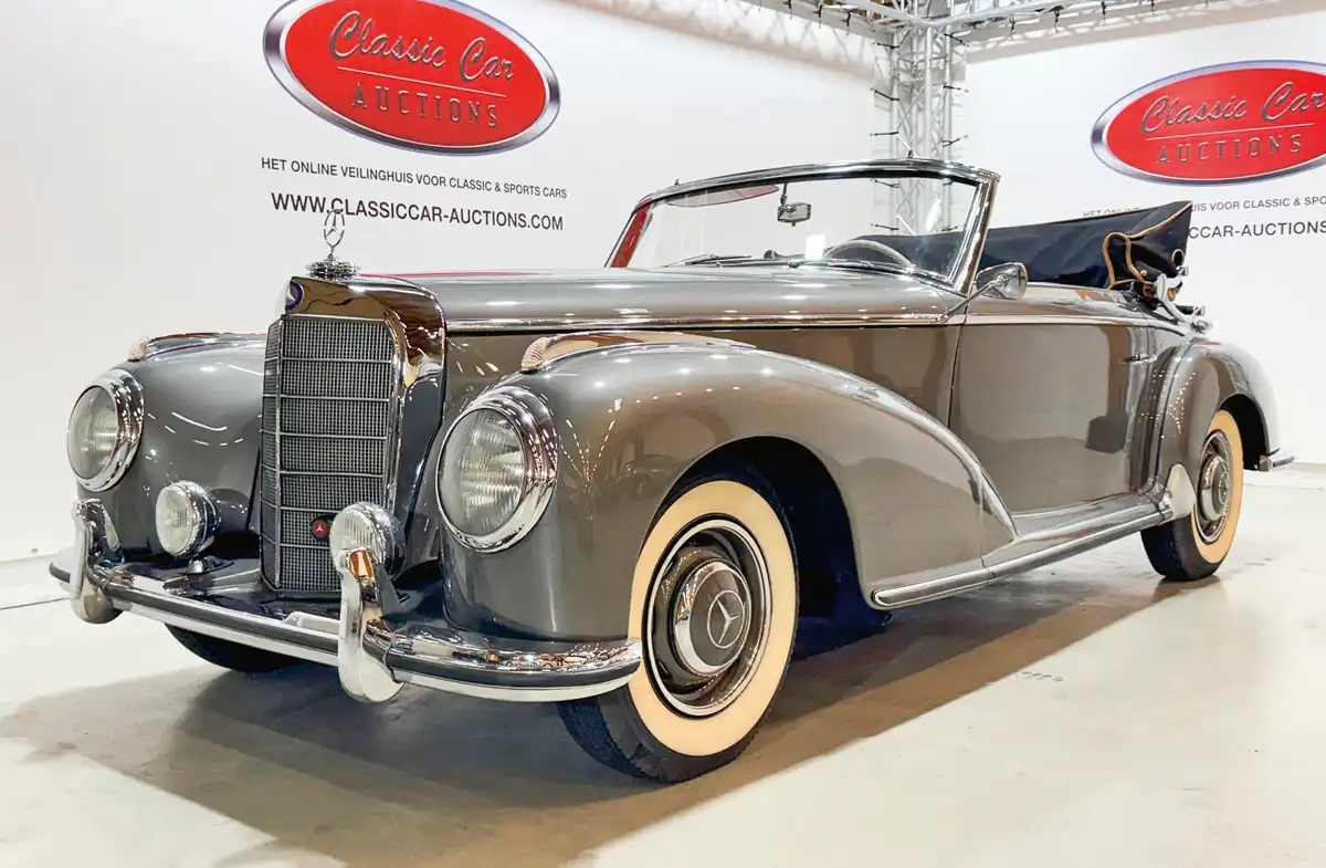 A W186-os sorozatú „Adenauer” Mercedes 300 S Cabriolet-ből csak 203-at gyártottak, 3,0 l-es, 150 LE-s soros hathengeres vitte őket. Ez az autó az aukció legdrágábbja volt, de így is csak 310 000 eurót ajánlottak volna érte. Gazdája legalább 450 000-et várt