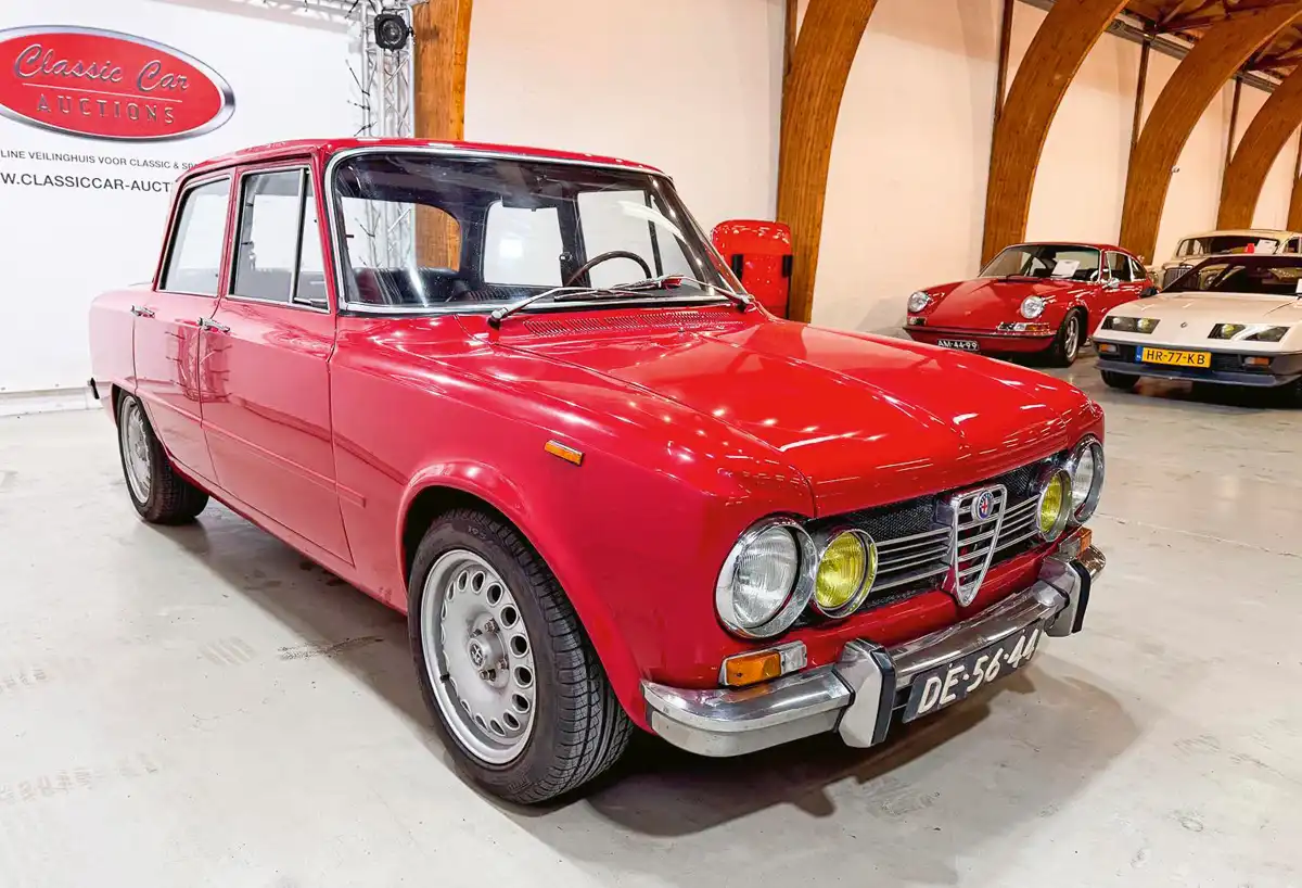 Az Alfa Giuliák ára nagyon megemelkedett az elmúlt években. Még az 1300-asok is 20 000 euró körül mennek, így ezért az 1972-es 1300 Ti-ért sem tűnt soknak az érte várt 17 000 euró. Csak 12 500-ig jutott a liciten