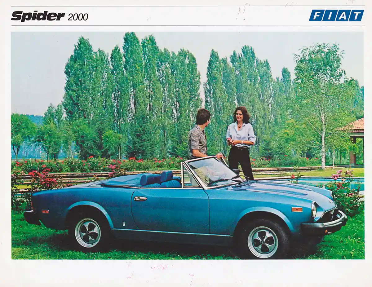 A Spidert a 80-as években már a 132-esben debütált 2,0 l-es (102–105 LE) motorral is árulták