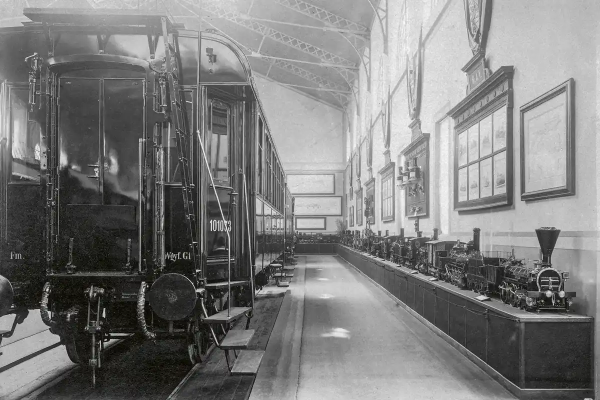 Millenniumi kiállítás (1896), a Magyar Királyi Államvasutak járműpavilonja vagonokkal és élethű modellekkel