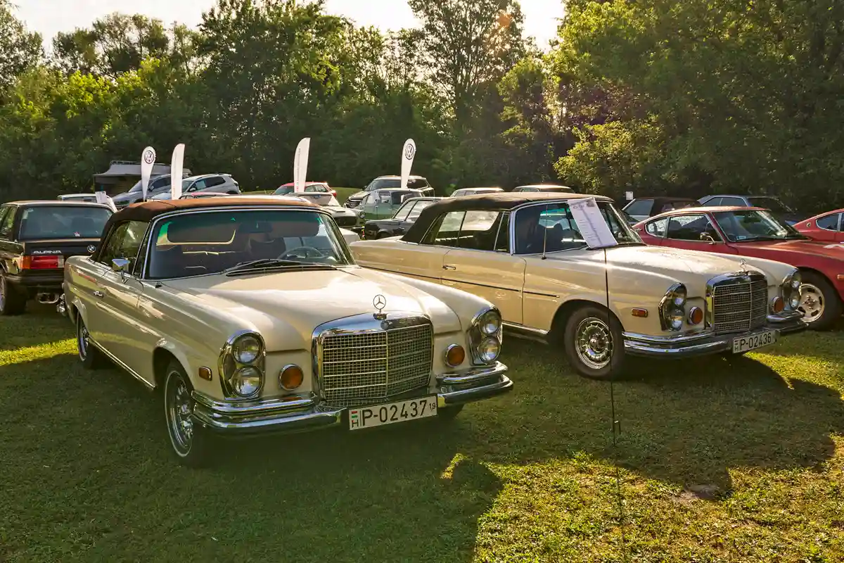 Lotus Retro Mobil Concours d’Elegance – Nem csak a 20 éveseké. Idén 20 éves a hajdani járműves eleganciaversenyek közösségi hangulatát megidéző, hagyományteremtő jelleggel útjára indított rendezvényünk.
