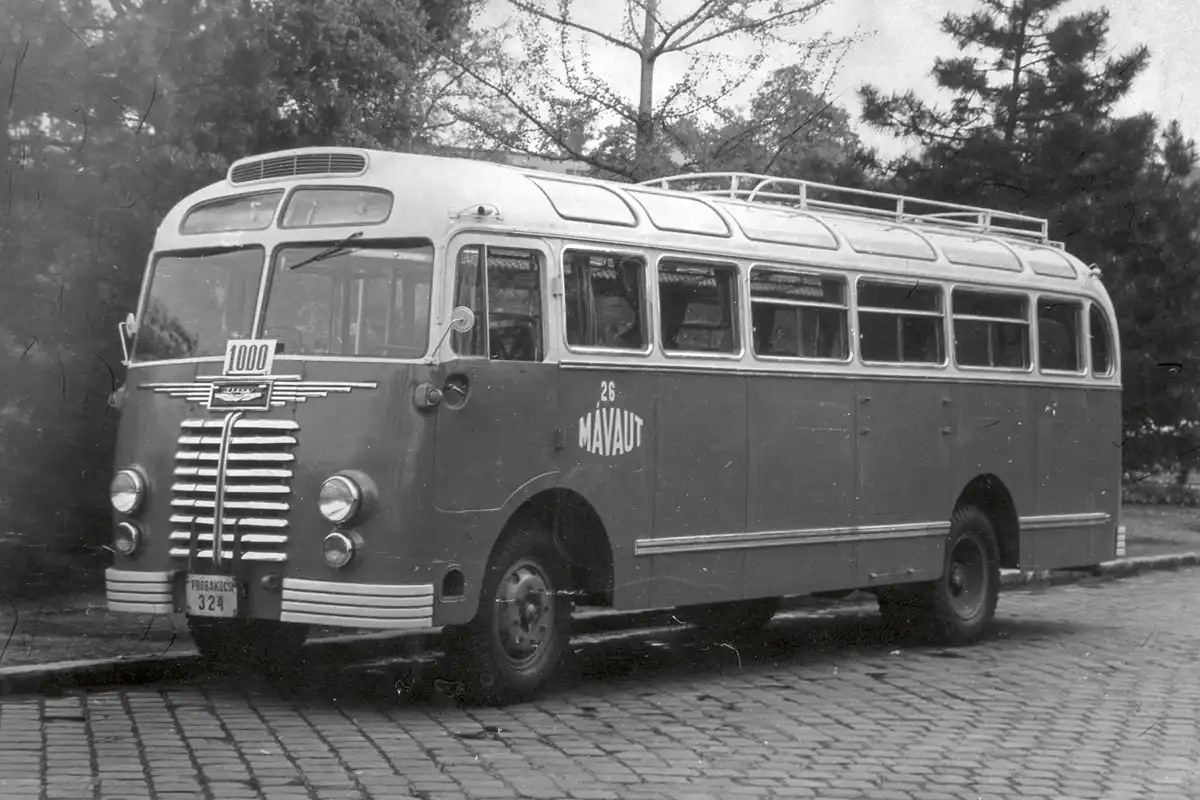 Ikarus 30 – ez volt az első mátyásföldi típus a Mávautnál, melynek 1000. példánya is a közlekedési vállalathoz került (fotó: Fortepan/Angyalföldi Helytörténeti Gyűjtemény)