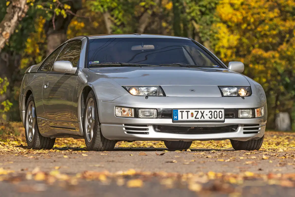 Egyedi a rendszám, a TT a Twin Turbo-ra utalás, mert a ZX-ről mindenkinek ez ugrik be. István autója azonban a kisebb teljesítményű szívómotoros változat