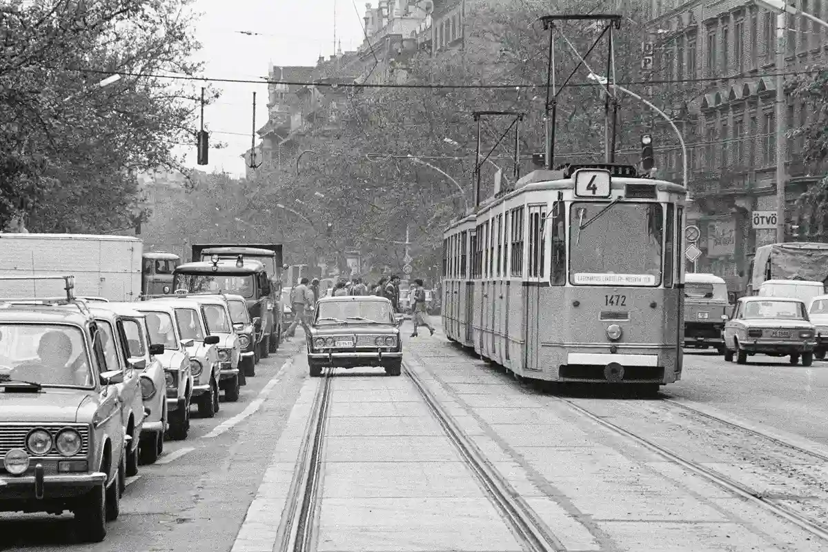 Pofátlan(tan)ításra régen is lett volna igény, meg adott helyzet is bőven, nincs új a Nap alatt (Nagykörút, 1983)
