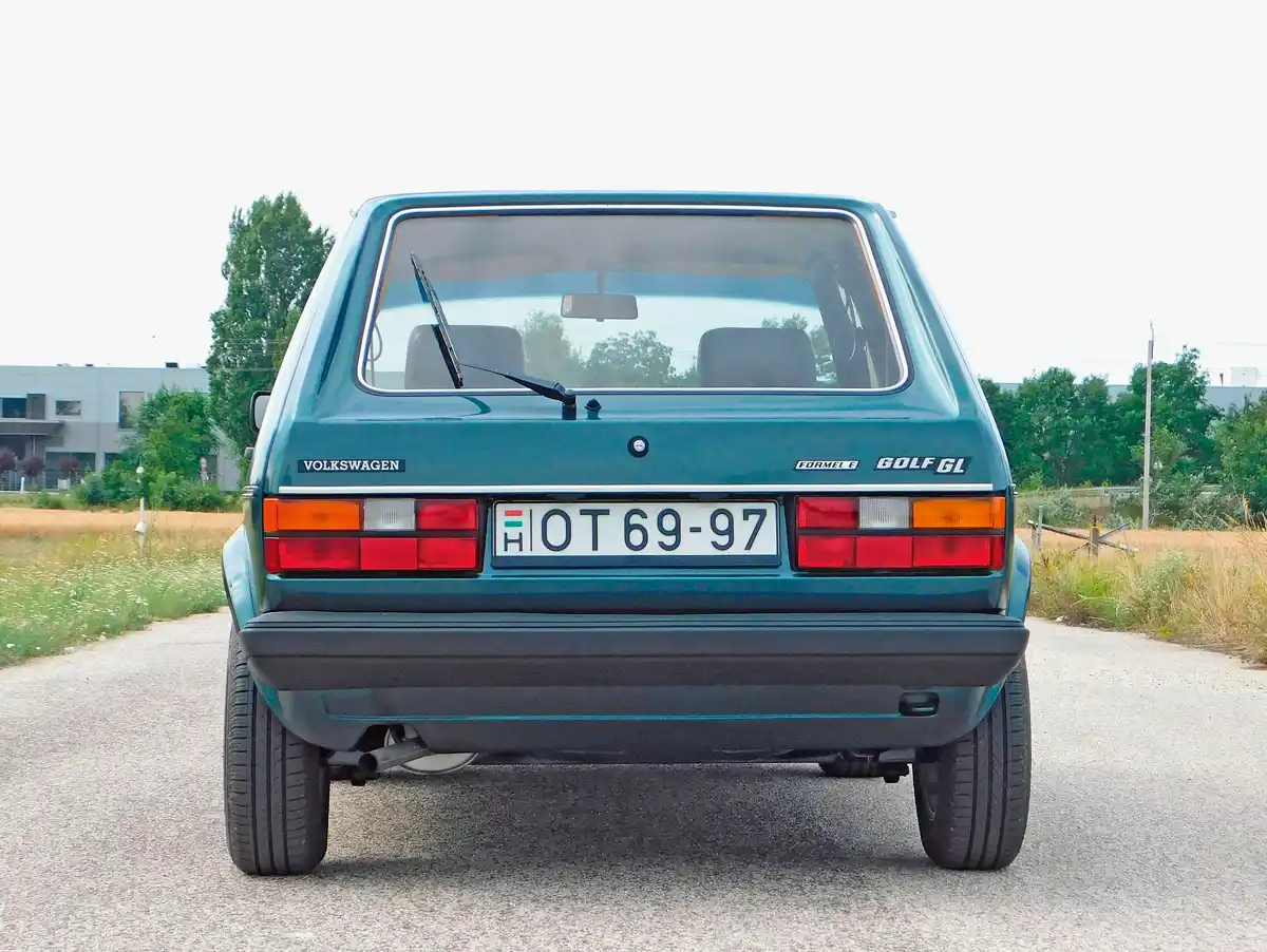 1978-ban kapott a Golf nagy műanyag lökhárítókat, 1980-ban a régiekénél nagyobb lámpákat