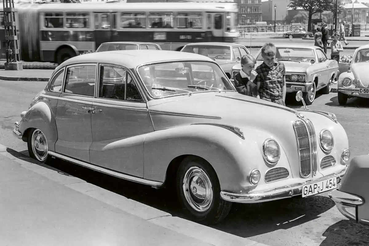 Oldsmobile Cutlass Holiday Coupe – ez volt az első széria