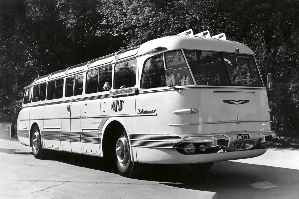 Ikarus 55 prototípus a Mávautnál – ilyen korai gyártású példány került Galyatetőre is